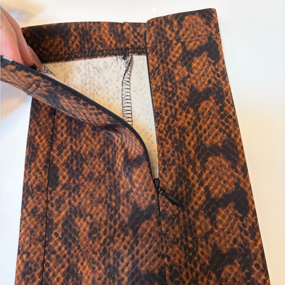 #229 NWT Elegant Brown Patterned Scuba Pants with zippers at ankles. - Picture 9 of 10